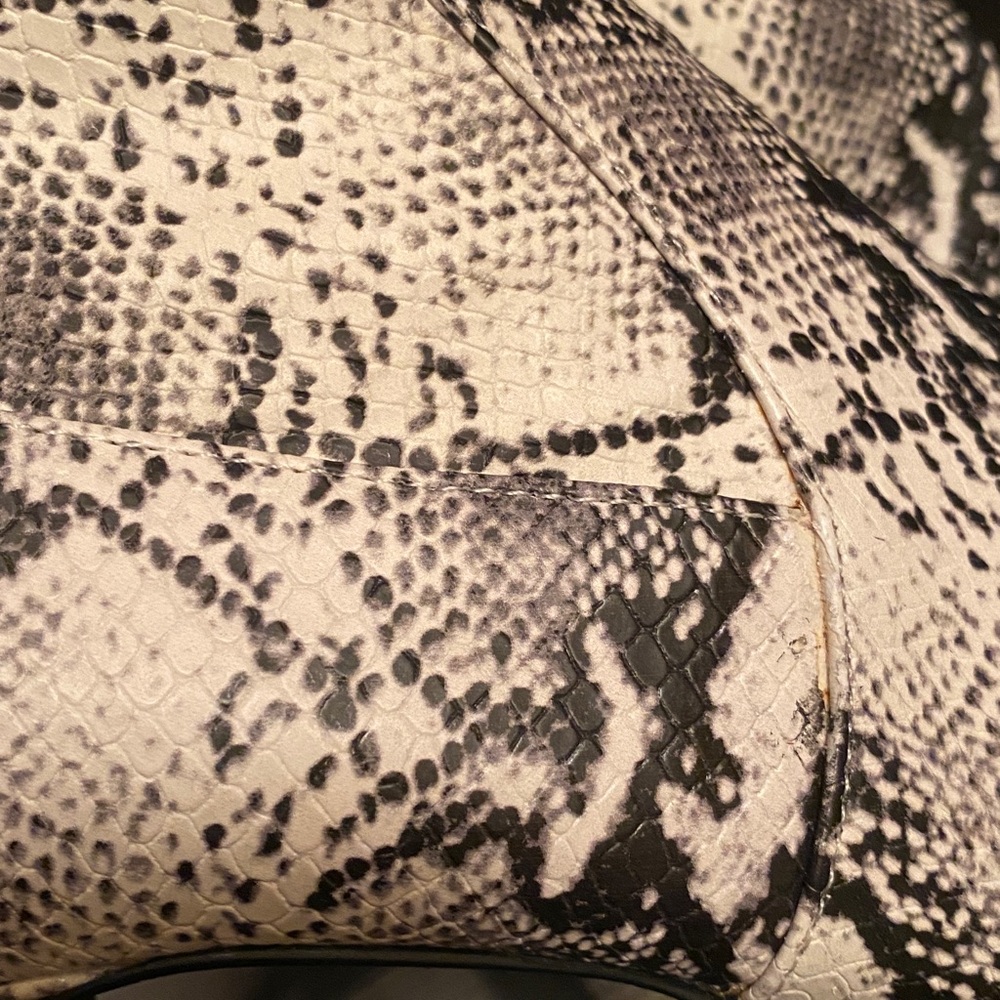 STEVE MADDEN BOOTS - Picture 12 of 17